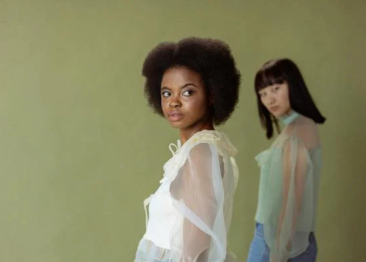 Winter Street Style: Bundled Up with Fashionable LayersIntroduction to Winter Street Style