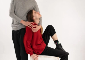 Street Style Icons: Influential Fashionistas Making WavesIntroduction to Street Style Icons