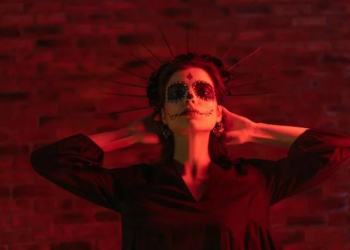 The Timeless Elegance of Audrey Hepburn’s Style: A Fashion Icon