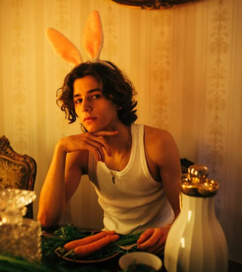 Repurpose and Reimagine: DIY Fashion Hacks for Sustainable Style